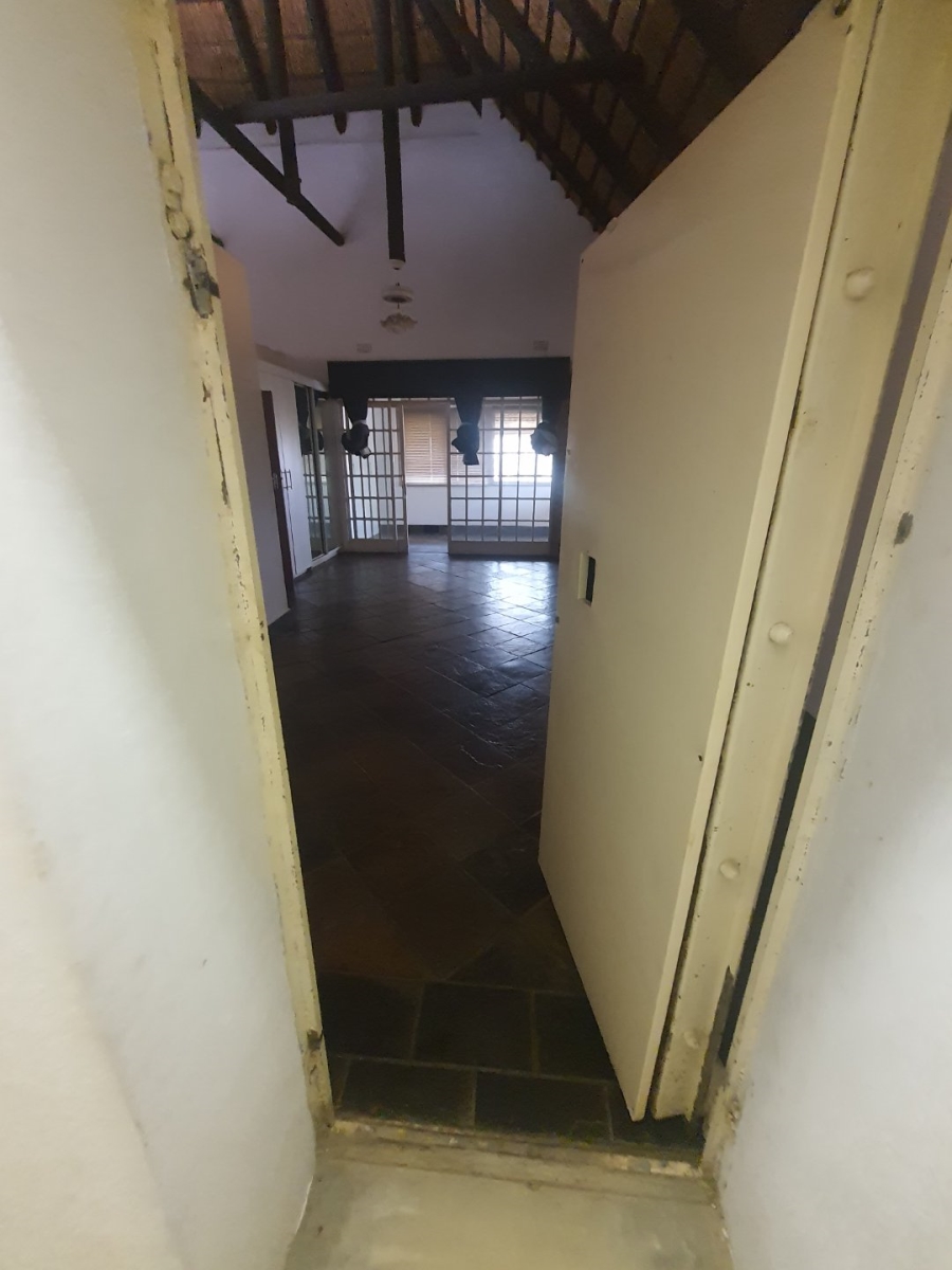 To Let 5 Bedroom Property for Rent in Zandfontein A H North West